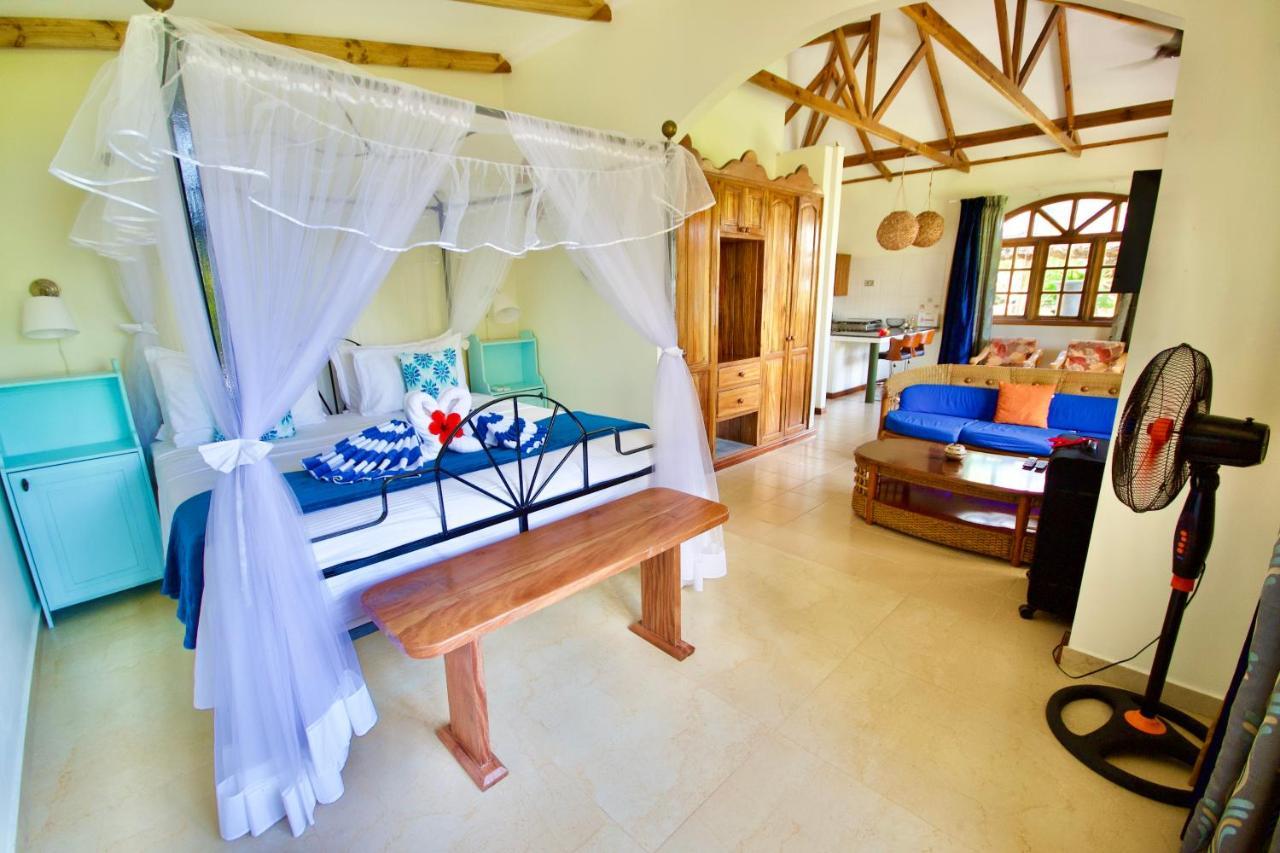 Sea Splash Self Catering And La Petite Maison Grand Anse  Bagian luar foto